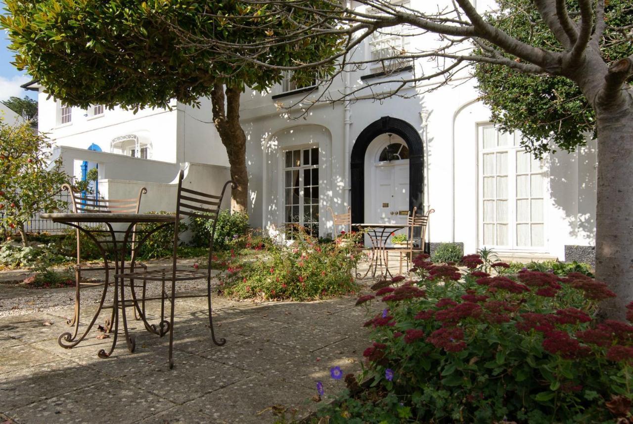 The White House Hotel Charmouth Exterior photo
