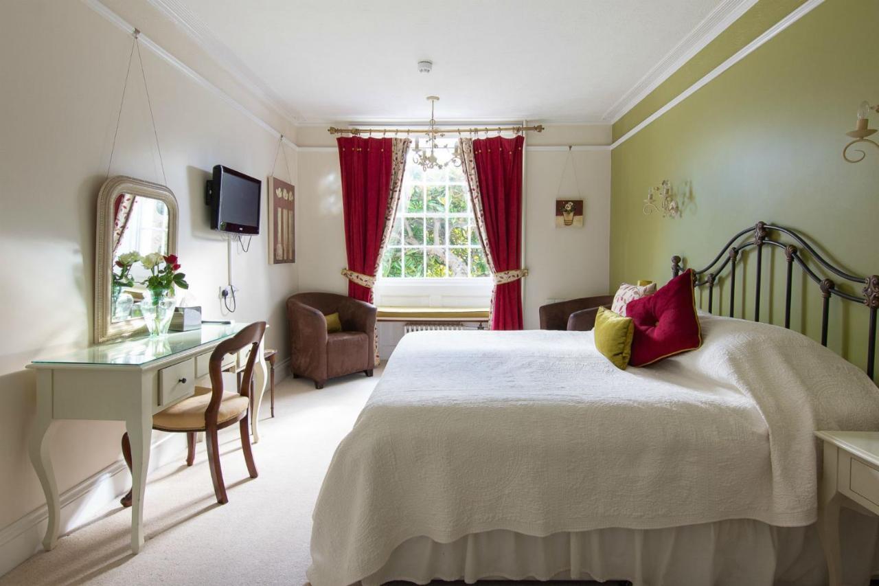The White House Hotel Charmouth Exterior photo